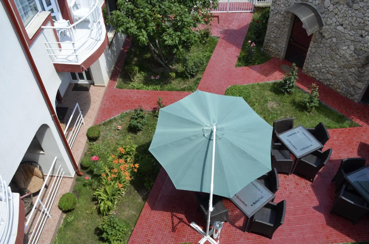 Vila Julia คอสติเนช ภายนอก รูปภาพ