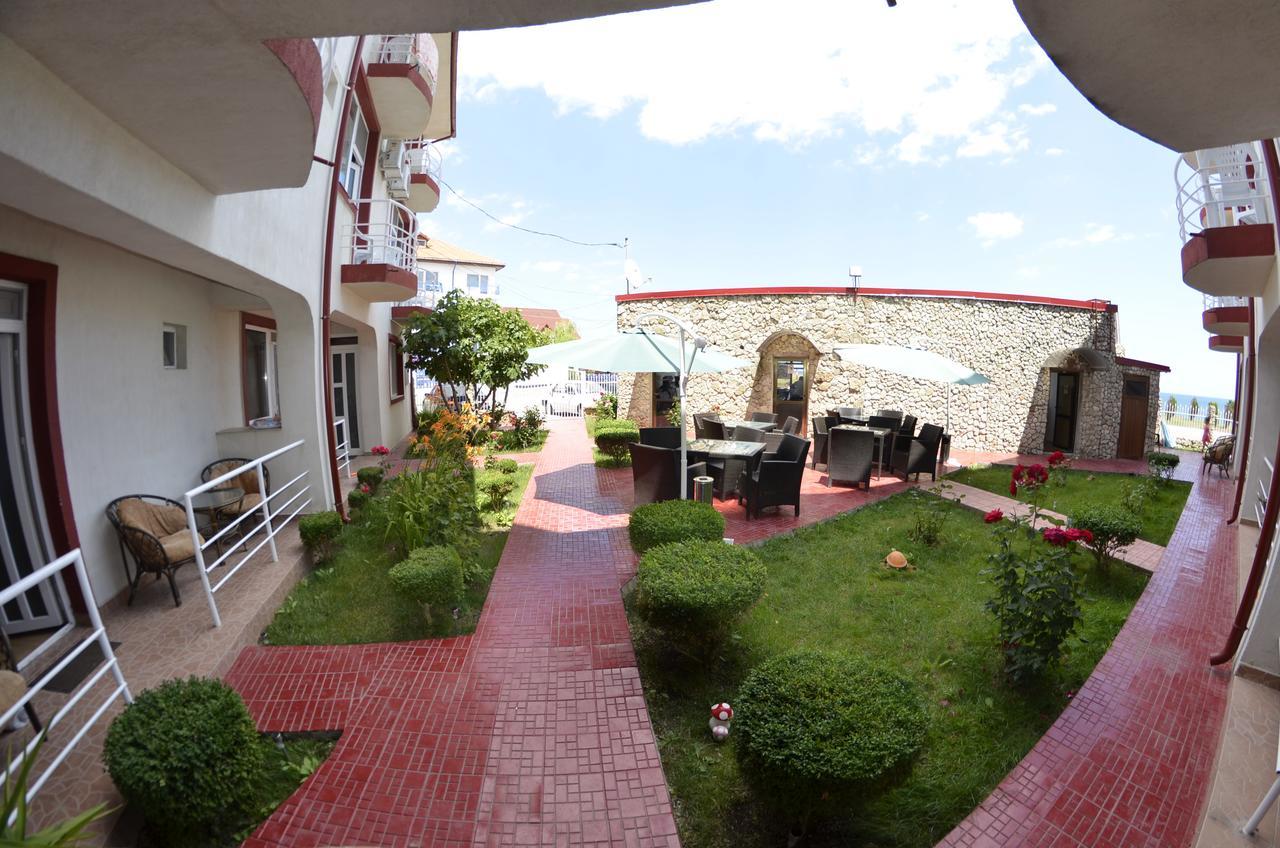 Vila Julia คอสติเนช ภายนอก รูปภาพ